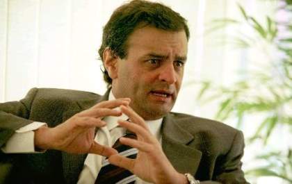 PT terá ofensiva para reduzir vantagem de Aécio na região