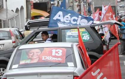 Carreatas encerram campanhas oficiais do PT e PSDB em Andradina