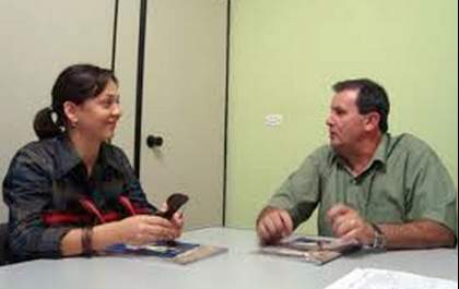 Deputado Eduardo Rocha homenageia promotora Ana Cristina