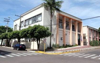 MP instaura inquérito contra a Câmara e apreende documentos