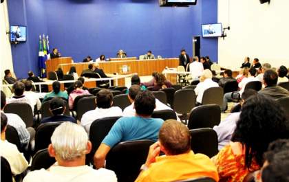 Maioria dos vereadores acha desnecessária mais uma sessão