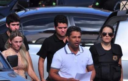 Vereador desvia dinheiro para pagar silicone para mulher