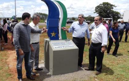 Governador André Puccinelli inaugura rodovia em Água Clara