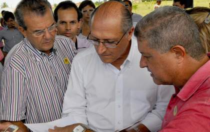 Em encontro com Alckmin, José Célio mostra dossiê de investimentos do Estado