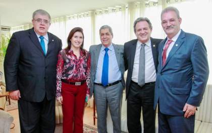 André Puccinelli reúne-se com bancada do PMDB de MS em Brasília