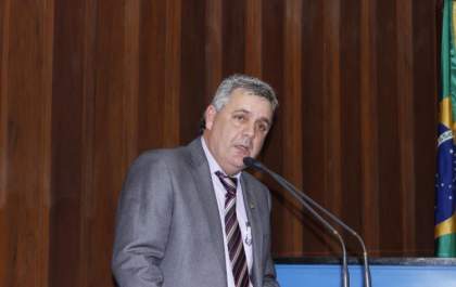 Angelo Guerreiro solicita projetos para pavimentação de bairros em Três Lagoas