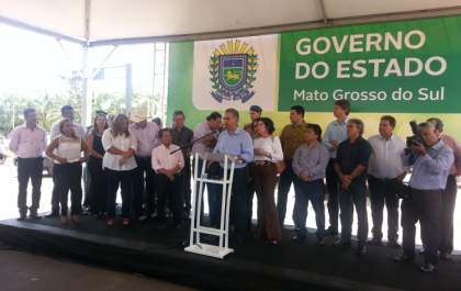 Governo quer ampliar o aeroporto da cidade e irá construir o Hospital Regional, afirma Azambuja