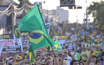 Organização promete outro protesto se Dilma não renunciar até abril