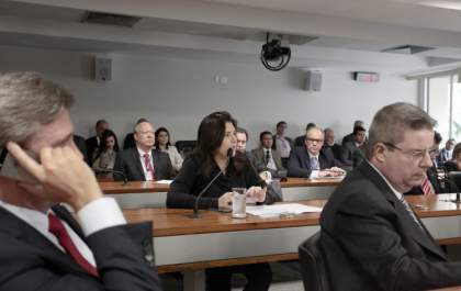 Simone pede a ministro plano estratégico de turismo para o interior do País