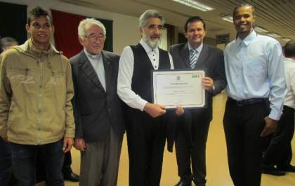 Deputado Eduardo Rocha homenageia o mestre Armando