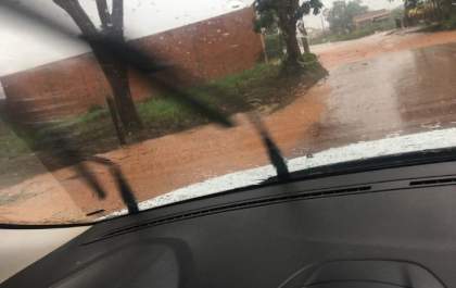 Chuva em Três Lagoas causa transtornos na cidade