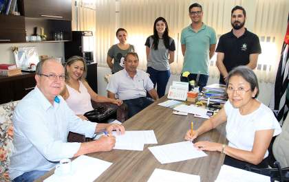 Tamiko assina contrato para reforma e ampliação da escola Eulália