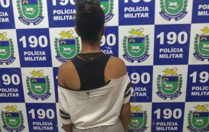 Adolescente é detida após agredir a mãe e ameaçar irmã
