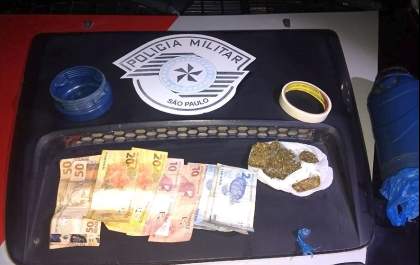 Traficante é preso com droga em fundo falso de garrafa térmica