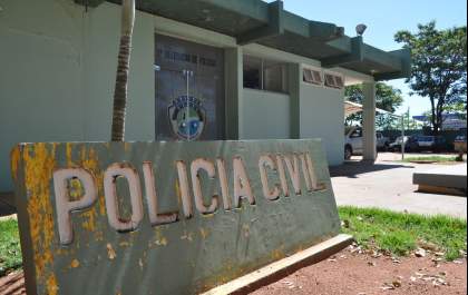 Bandido aponta arma para idosa, rouba cartões e gasta mais de R$ 12 mil