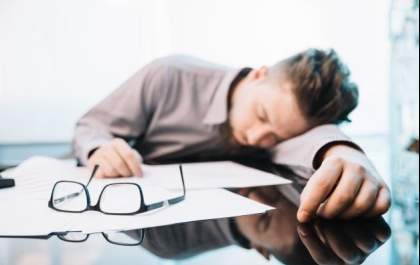 Dormir mal ou pouco aumenta as chances de doenças vasculares