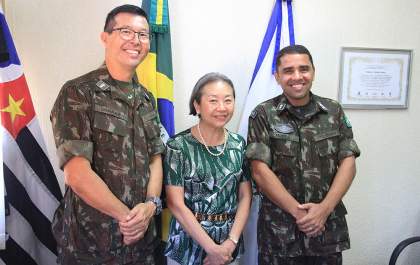 Tamiko participa de cerimônia de passagem de comando do TG