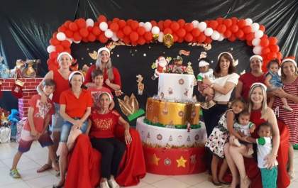 Casa da Amizade realiza festa natalina para crianças do Paranapungá