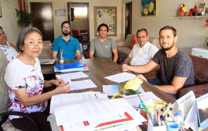 Tamiko assina contrato para pavimentação de ruas em Planalto, Barbaroto e Jardim Europa