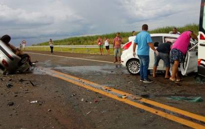 Acidente mata filho de ex-vice-prefeito e mais um motorista