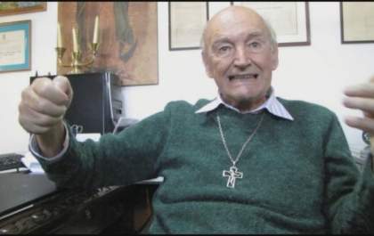 Padre Quevedo morre aos 88 anos em Belo Horizonte