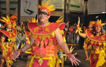 Apenas duas das quatro escolas de samba vão para a avenida em Três Lagoas