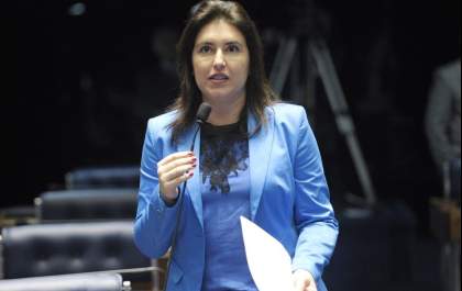 Simone Tebet comunica que vai disputar indicação do MDB para concorrer à presidência do Senado