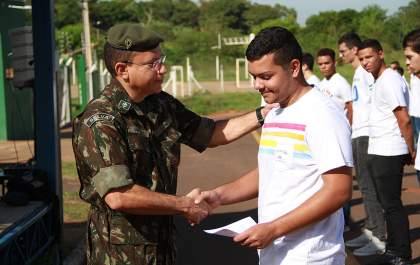 Jovens com 18 anos ou mais já podem fazer o Alistamento Militar
