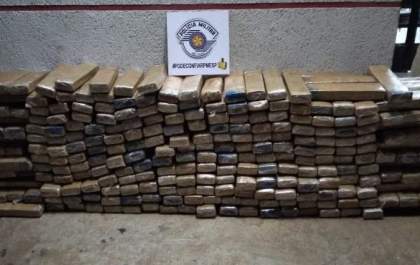 Homem é preso com maconha após tentativa de fuga