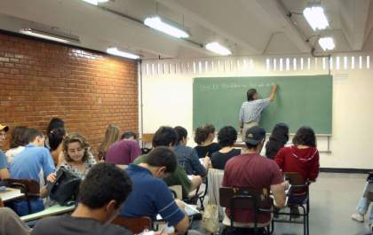 Ministério da Educação adia inscrições do ProUni e do Fies