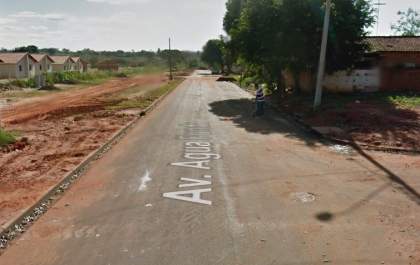 Vendedor é preso por embriaguez ao bater em carro parado