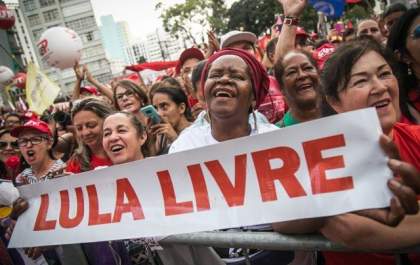 Corrente petista quer 'Lula Livre' como prioridade do partido