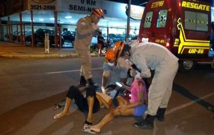 Jovens ficam feridas em acidente entre moto e carro em Três Lagoas