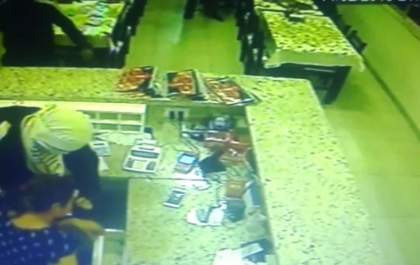 Comerciante fica sob mira de arma de fogo durante roubo a pizzaria