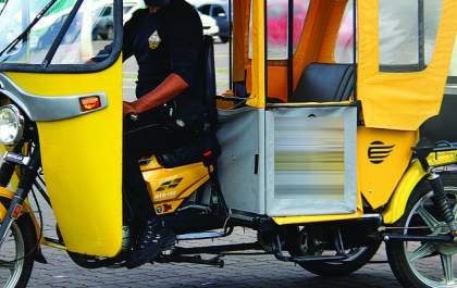 “Tuk Tuks” ainda trabalgam sem regularização em Andradina