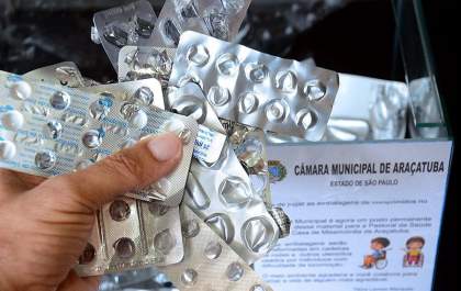 Campanha arrecada embalagens vazias de comprimidos para trocar por cadeiras de rodas