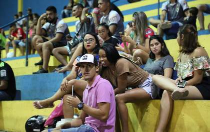 Oitavas de final do Campeonato de Futsal de Férias começam nesta terça