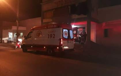 É grave o estado de saúde da criança atropelada na noite de domingo (24)