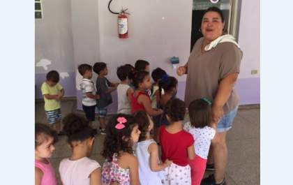 Professora morta em acidente de trânsito recebe homenagens