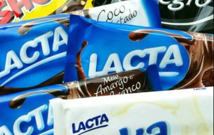 Homem é preso ao tentar furtar 15 barras de chocolate em mercado