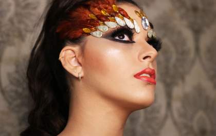 Glitters e pedrarias: inspire-se em maquiagens para brilhar no Carnaval