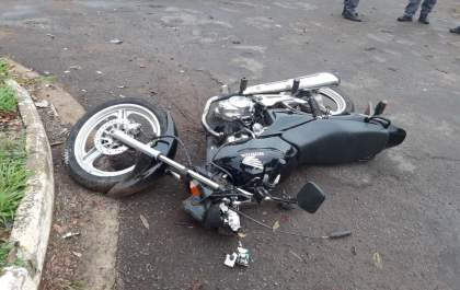 Motociclista morre após bater moto na Café Filho