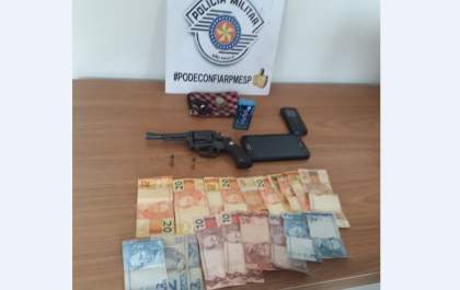Presa com revólver, mulher diz que comprou arma após ser estuprada