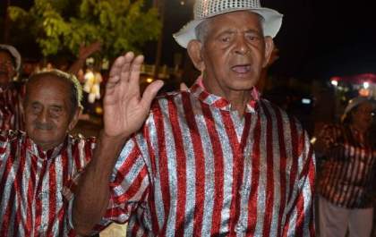 Quatro escolas de samba desfilarão às 19h no domingo (3)