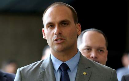 Eduardo Bolsonaro: Saída coloca Lula 'posando de coitado'