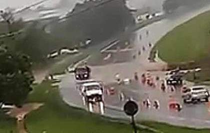 Chuva intensa amplia estragos trecho da Ribeiro de Barros pode ser interditado