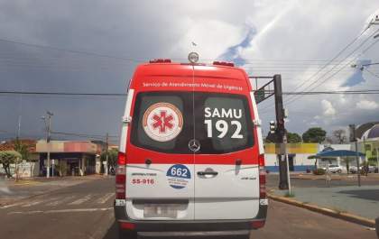 Funcionário de lava-jato fica ferido ao ser atingido por motorista bêbado