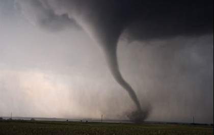 EUA: tornado atinge Alabama deixando rastro de morte e destruição
