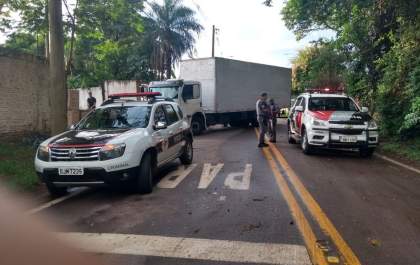 Polícia Militar apreende caminhão carregado com maconha