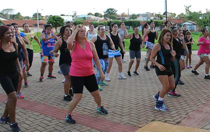 Aulas de zumba na Vila Mineira e Castanheiras estão com inscrições abertas em Andradina